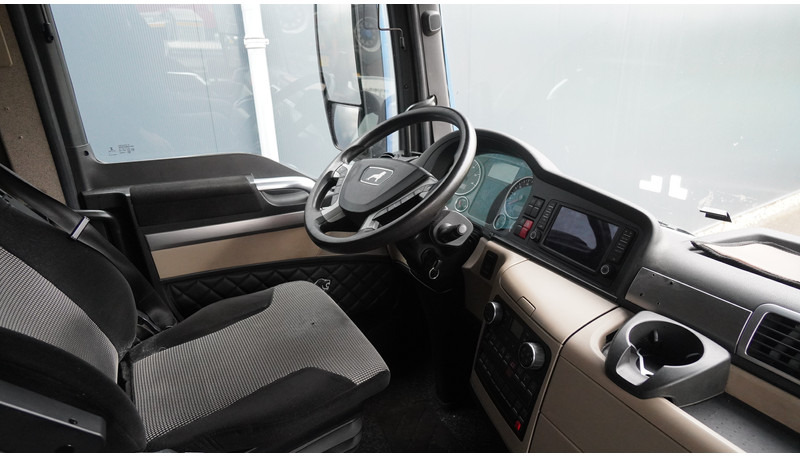 MAN TGX 18.420 ADR 664.400KM - Cabeza tractora: foto 5 MAN TGX 18.420 ADR 664.400KM - Cabeza tractora: foto 5