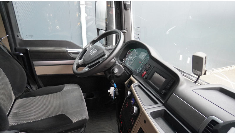 MAN TGX 18.500 XXL MEGA 701.000KM - Cabeza tractora: foto 5 MAN TGX 18.500 XXL MEGA 701.000KM - Cabeza tractora: foto 5