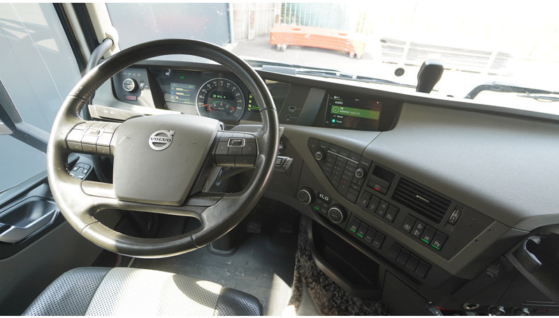 Volvo FH 460 6X2 EURO 6 GLOBETROTTER - Cabeza tractora: foto 5 Volvo FH 460 6X2 EURO 6 GLOBETROTTER - Cabeza tractora: foto 5