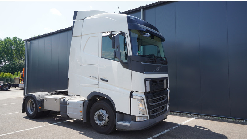 Volvo FH 460 EURO 6 GLOBETROTTER 697.000KM - Cabeza tractora: foto 4 Volvo FH 460 EURO 6 GLOBETROTTER 697.000KM - Cabeza tractora: foto 4