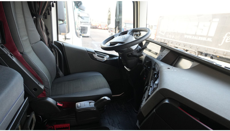 Volvo FH 460 EURO 6 GLOBETROTTER 741.100KM - Cabeza tractora: foto 5 Volvo FH 460 EURO 6 GLOBETROTTER 741.100KM - Cabeza tractora: foto 5
