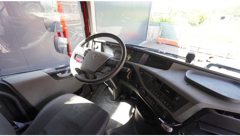 Volvo FH 460 EURO 6 GLOBETROTTER - Cabeza tractora: foto 5 Volvo FH 460 EURO 6 GLOBETROTTER - Cabeza tractora: foto 5