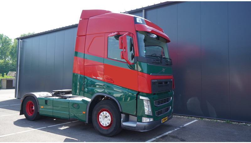 Volvo FH 460 EURO 6 GLOBETROTTER - Cabeza tractora: foto 4 Volvo FH 460 EURO 6 GLOBETROTTER - Cabeza tractora: foto 4
