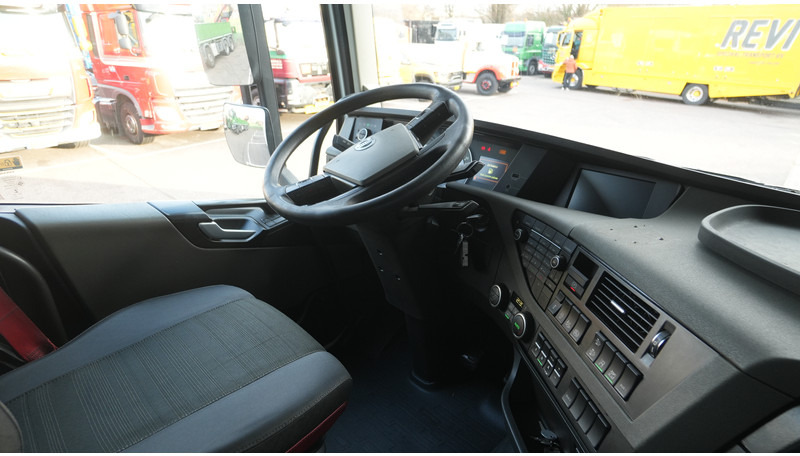 Volvo FH 460 GLOBETROTTER EURO 6 725.300KM - Cabeza tractora: foto 5 Volvo FH 460 GLOBETROTTER EURO 6 725.300KM - Cabeza tractora: foto 5