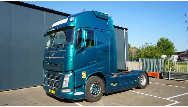 Volvo FH 460 GLOBETROTTER EURO 6 - Cabeza tractora: foto 3 Volvo FH 460 GLOBETROTTER EURO 6 - Cabeza tractora: foto 3