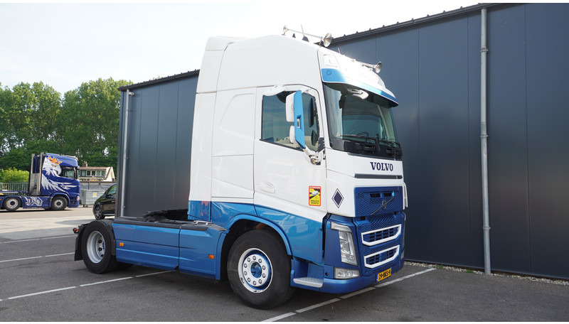 Volvo FH 460 GLOBETROTTER EURO 6 - Cabeza tractora: foto 4 Volvo FH 460 GLOBETROTTER EURO 6 - Cabeza tractora: foto 4