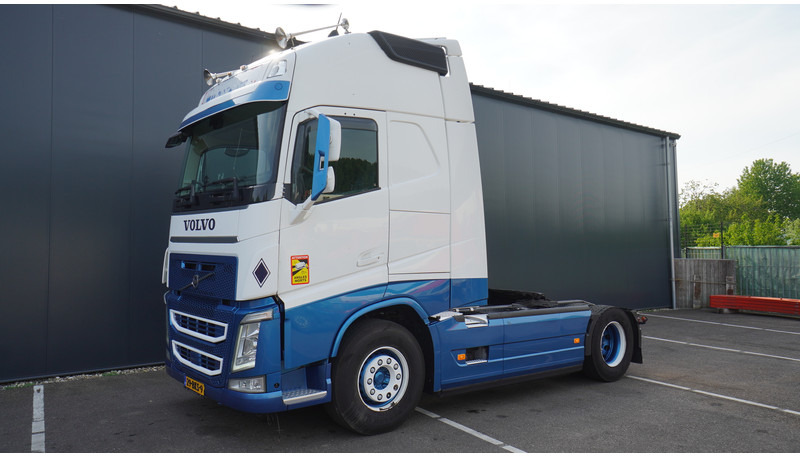 Volvo FH 460 GLOBETROTTER EURO 6 - Cabeza tractora: foto 3 Volvo FH 460 GLOBETROTTER EURO 6 - Cabeza tractora: foto 3