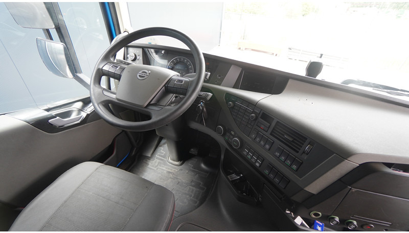 Volvo FH 460 LNG GLOBETROTTER TRUCK WITH 826.000KM - Cabeza tractora: foto 5 Volvo FH 460 LNG GLOBETROTTER TRUCK WITH 826.000KM - Cabeza tractora: foto 5