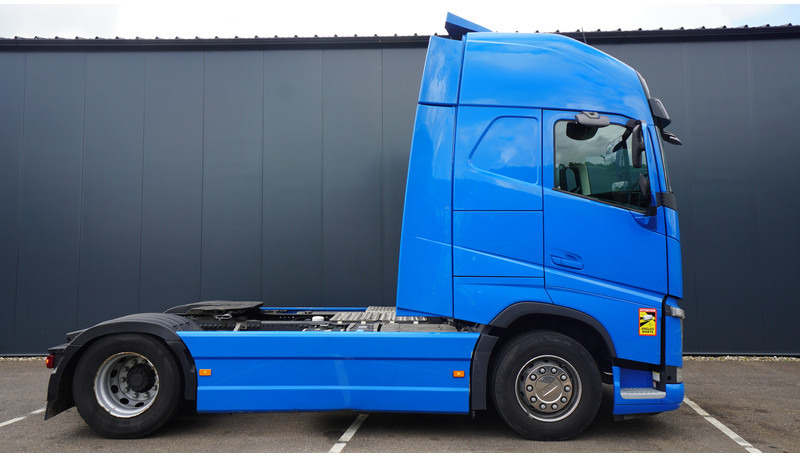 Volvo FH 460 LNG GLOBETROTTER TRUCK WITH 826.000KM - Cabeza tractora: foto 2 Volvo FH 460 LNG GLOBETROTTER TRUCK WITH 826.000KM - Cabeza tractora: foto 2