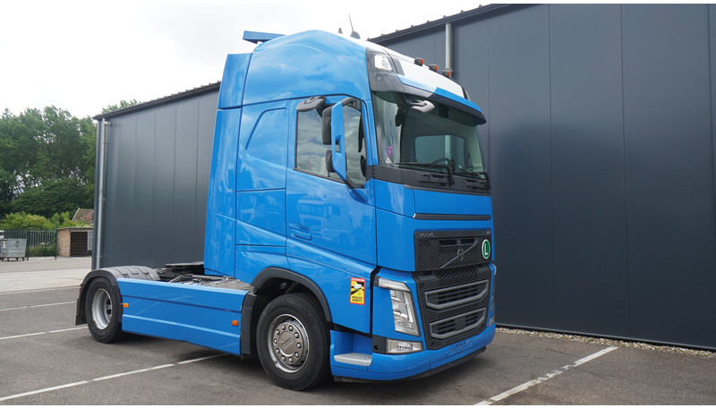 Volvo FH 460 LNG GLOBETROTTER TRUCK WITH 826.000KM - Cabeza tractora: foto 4 Volvo FH 460 LNG GLOBETROTTER TRUCK WITH 826.000KM - Cabeza tractora: foto 4