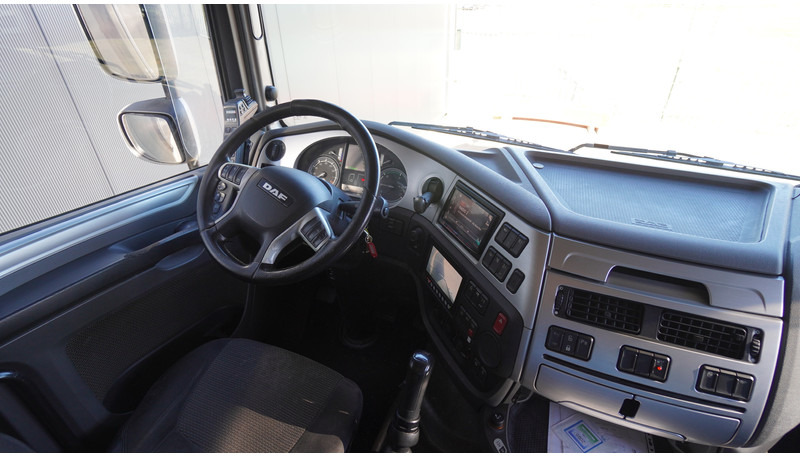 DAF XF460 8X2 HOOKARM SYSTEM TRUCK - Camión multibasculante: foto 4 DAF XF460 8X2 HOOKARM SYSTEM TRUCK - Camión multibasculante: foto 4