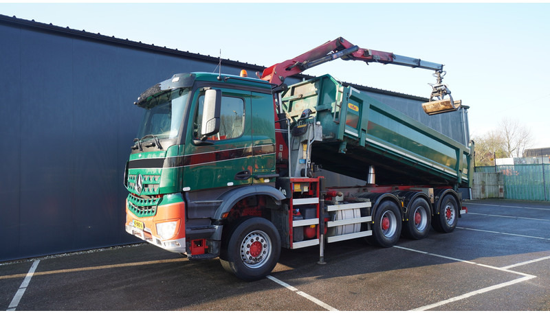 Mercedes-Benz AROCS 3542 8X4 2 SIDE TIPPER WITH HMF Z 1943 CRANE 407.000KM - Camión grúa: foto 2 Mercedes-Benz AROCS 3542 8X4 2 SIDE TIPPER WITH HMF Z 1943 CRANE 407.000KM - Camión grúa: foto 2