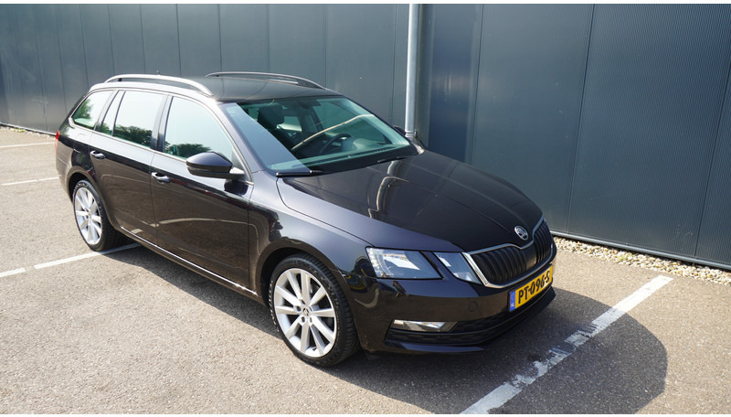 Škoda Octavia COMBI 1.6TDI DSG 85KW GREENTECH AMBITION BUSINESS - Minibús, Furgoneta de pasajeros: foto 4 Škoda Octavia COMBI 1.6TDI DSG 85KW GREENTECH AMBITION BUSINESS - Minibús, Furgoneta de pasajeros: foto 4