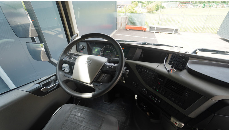 Volvo FH 460 8X2 20 FT CONTAINER TRANSPORT TRUCK - Camión portacontenedore/ Intercambiable: foto 5 Volvo FH 460 8X2 20 FT CONTAINER TRANSPORT TRUCK - Camión portacontenedore/ Intercambiable: foto 5