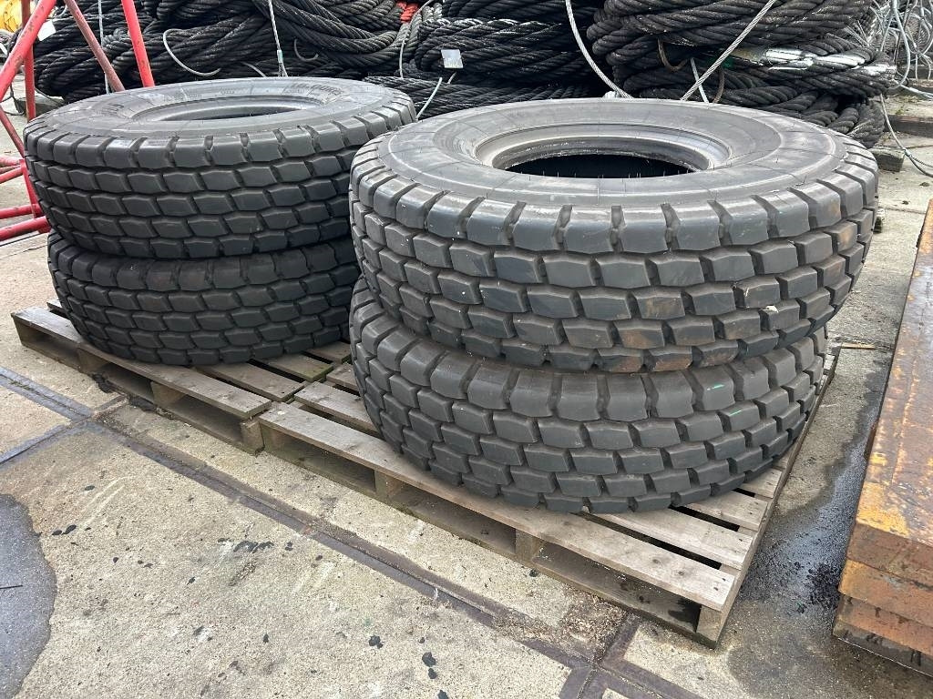 Grove GMK 6250 - Grúa todo terreno: foto 3 Grove GMK 6250 - Grúa todo terreno: foto 3