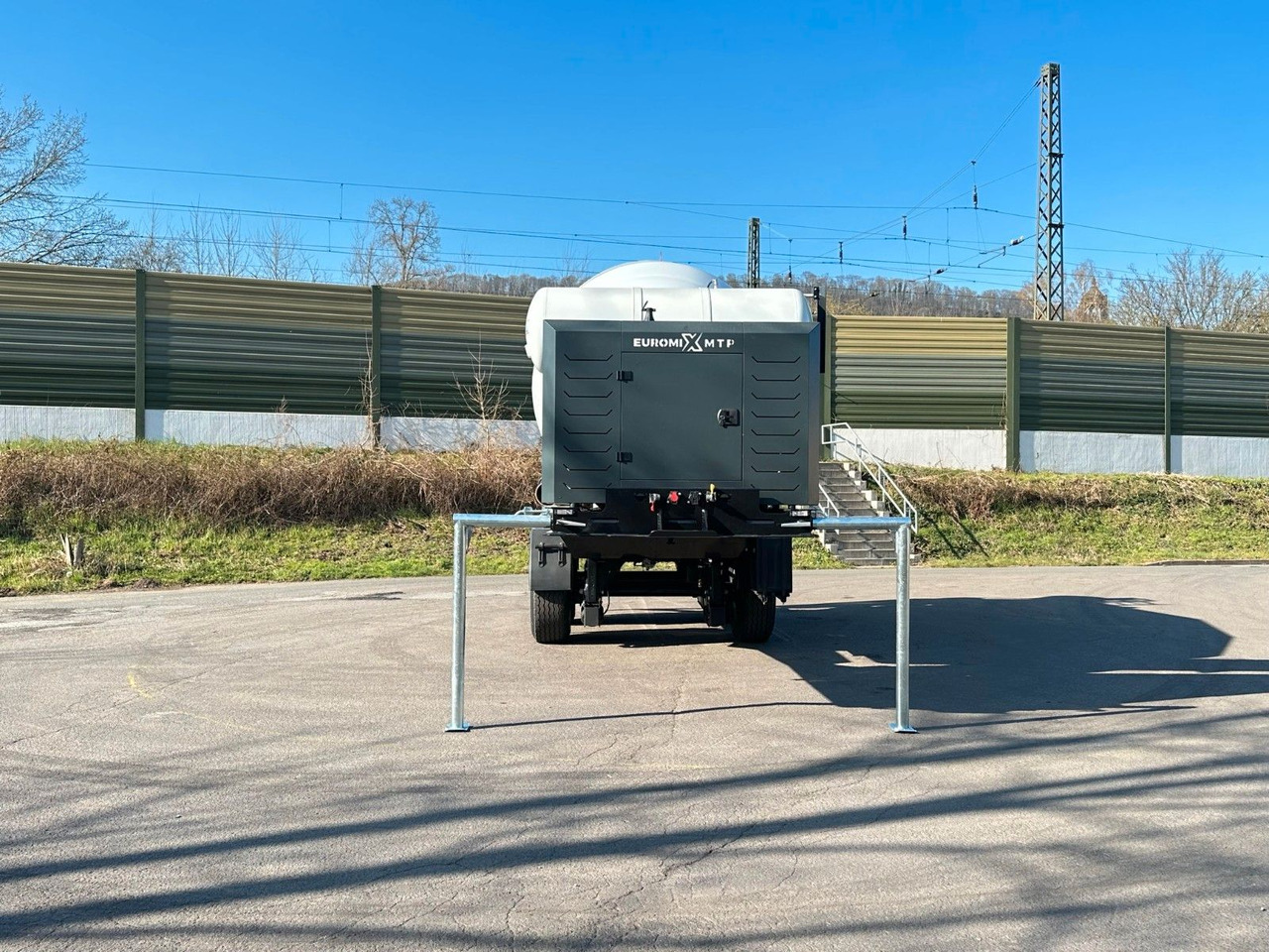 EUROMIX MTP - 10m³ Betonmischer-Auflieger - Camión hormigonera: foto 2 EUROMIX MTP - 10m³ Betonmischer-Auflieger - Camión hormigonera: foto 2