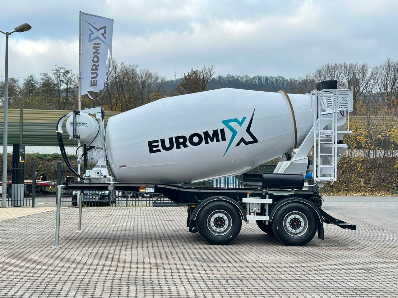 EUROMIX MTP - 10m³ Betonmischer-Auflieger - Camión hormigonera: foto 1 EUROMIX MTP - 10m³ Betonmischer-Auflieger - Camión hormigonera: foto 1