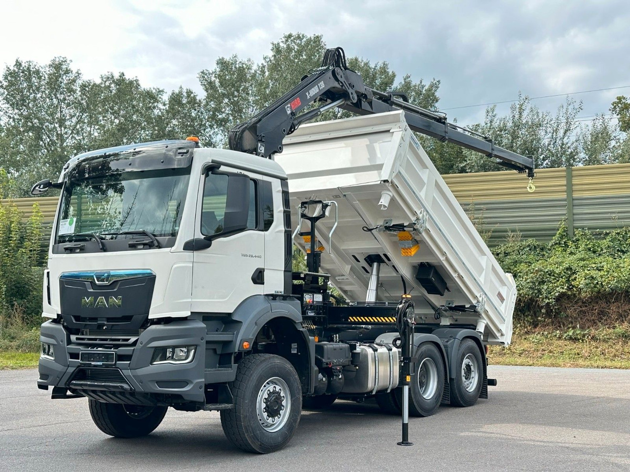 MAN TGS 28.440 6x4-4/3-Seiten- Kipper / Hiab 138-3 - Camión volquete, Camión grúa: foto 2 MAN TGS 28.440 6x4-4/3-Seiten- Kipper / Hiab 138-3 - Camión volquete, Camión grúa: foto 2