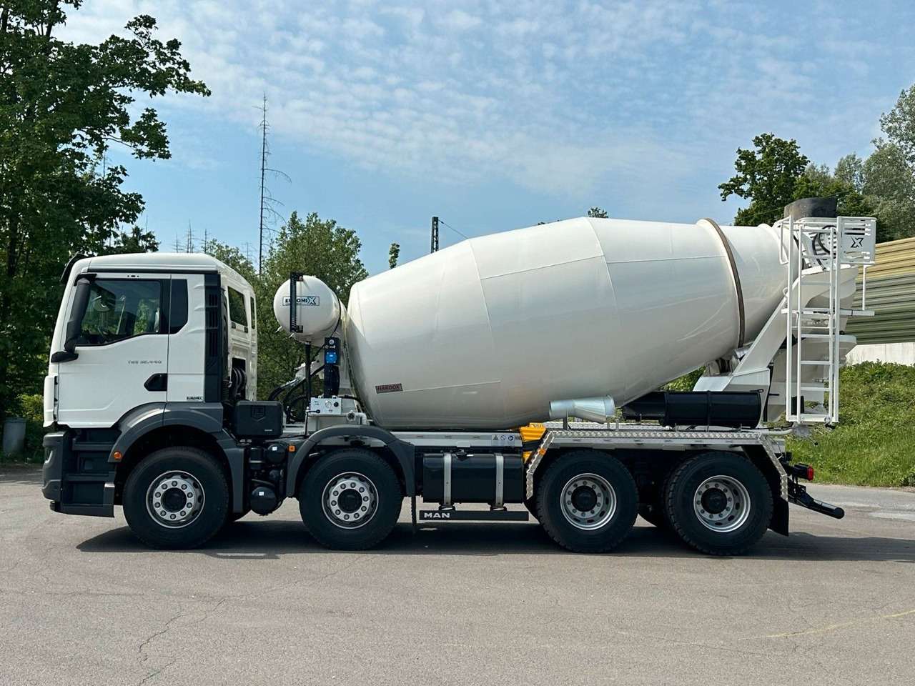 MAN TGS 32.440 8x4 / Euromix MTP EM 9 L - Camión hormigonera: foto 4 MAN TGS 32.440 8x4 / Euromix MTP EM 9 L - Camión hormigonera: foto 4