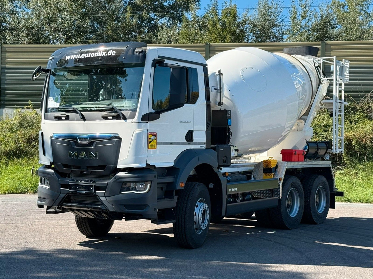 MAN TGS 33.440 / 6X4 Euro6e Euromix MTP EM 7 L - Camión hormigonera: foto 2 MAN TGS 33.440 / 6X4 Euro6e Euromix MTP EM 7 L - Camión hormigonera: foto 2