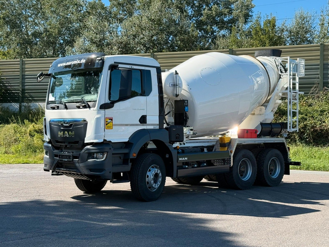 MAN TGS 33.440 / 6X4 Euro6e Euromix MTP EM 7 L - Camión hormigonera: foto 3 MAN TGS 33.440 / 6X4 Euro6e Euromix MTP EM 7 L - Camión hormigonera: foto 3