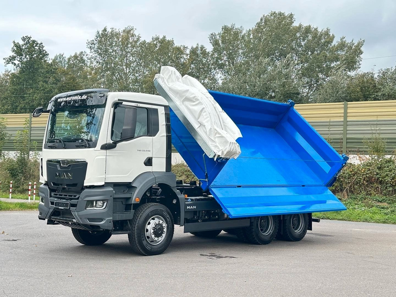 MAN TGS 33.440 6x6 /Euro6 3-Seiten-Kipper EuromixMTP MAN TGS 33.440 6x6 /Euro6 3-Seiten-Kipper EuromixMTP - Camión volquete: foto 3 MAN TGS 33.440 6x6 /Euro6 3-Seiten-Kipper EuromixMTP MAN TGS 33.440 6x6 /Euro6 3-Seiten-Kipper EuromixMTP - Camión volquete: foto 3
