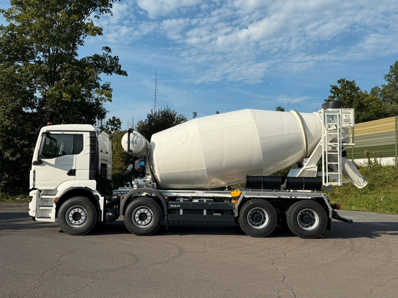 MAN TGS 35.470 BB 8X4 EuromixMTP EM 10 L - Camión hormigonera: foto 3 MAN TGS 35.470 BB 8X4 EuromixMTP EM 10 L - Camión hormigonera: foto 3