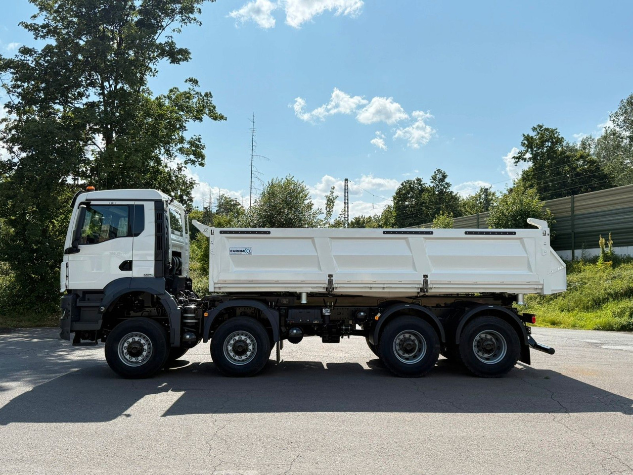 MAN TGS 35.480 8x8 EuromixMTP 3-Seiten-Kipper - Camión volquete: foto 4 MAN TGS 35.480 8x8 EuromixMTP 3-Seiten-Kipper - Camión volquete: foto 4