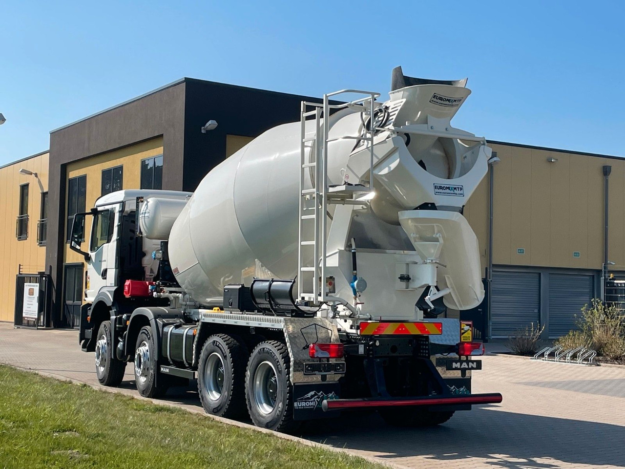 MAN TGS 35.520 8x4 /Euro6e EuromixMTP EM 10 L - Camión hormigonera: foto 4 MAN TGS 35.520 8x4 /Euro6e EuromixMTP EM 10 L - Camión hormigonera: foto 4