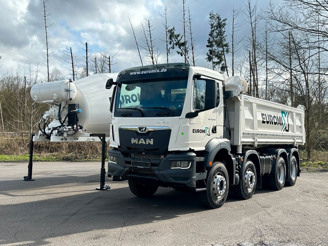 MAN TGS 41.440 8x4 WECHSELSYSTEM KIPPER+MISCHER - Camión volquete: foto 2 MAN TGS 41.440 8x4 WECHSELSYSTEM KIPPER+MISCHER - Camión volquete: foto 2
