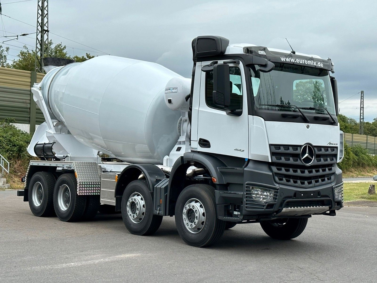 Camión hormigonera Mercedes-Benz AROCS 5  4142 B 8X4 Euro 3 EuromixMTP EM 10: foto 9