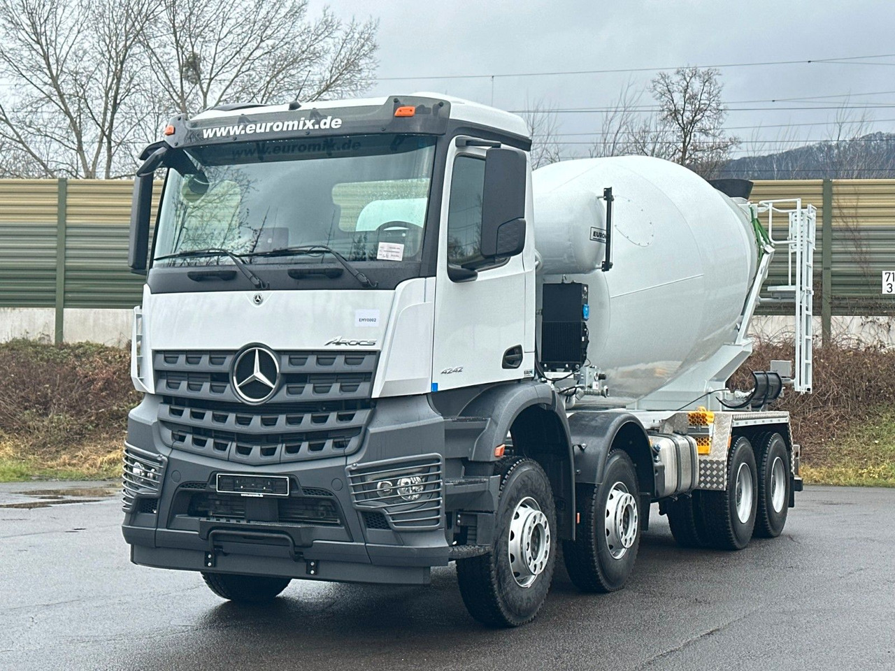 Mercedes-Benz AROCS 5 4242 8x4 Euro5 EuromixMTP EM 12m R - Camión hormigonera: foto 2 Mercedes-Benz AROCS 5 4242 8x4 Euro5 EuromixMTP EM 12m R - Camión hormigonera: foto 2