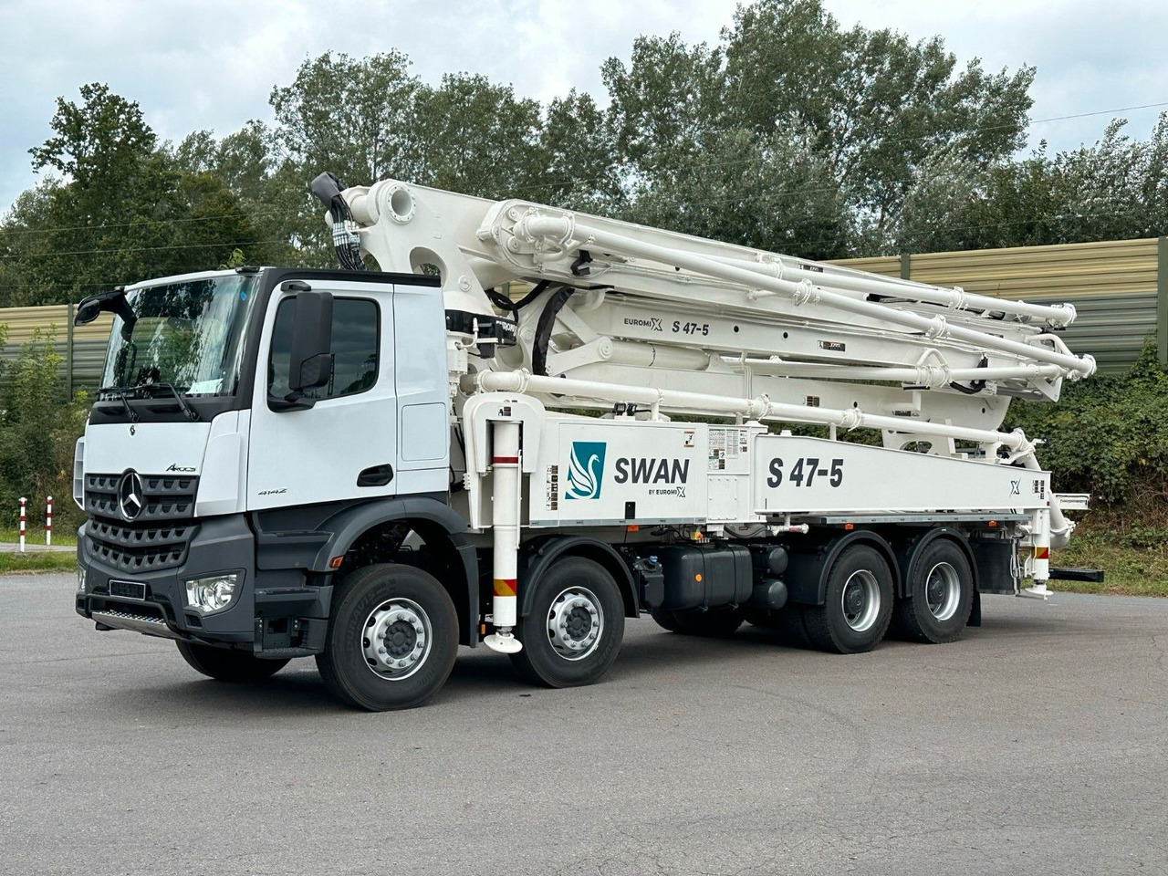 Mercedes-Benz Arocs 5 4142 8x4 SWAN TSP 47-5 160RZ ( 47m ) - Bomba de hormigón: foto 1 Mercedes-Benz Arocs 5 4142 8x4 SWAN TSP 47-5 160RZ ( 47m ) - Bomba de hormigón: foto 1
