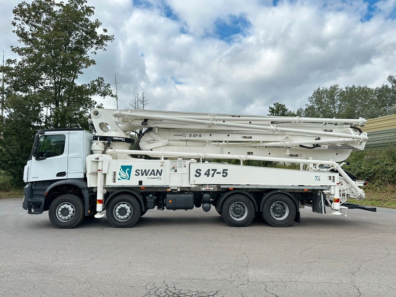 Mercedes-Benz Arocs 5 4142 8x4 SWAN TSP 47-5 160RZ ( 47m ) - Camión hormigonera: foto 4 Mercedes-Benz Arocs 5 4142 8x4 SWAN TSP 47-5 160RZ ( 47m ) - Camión hormigonera: foto 4