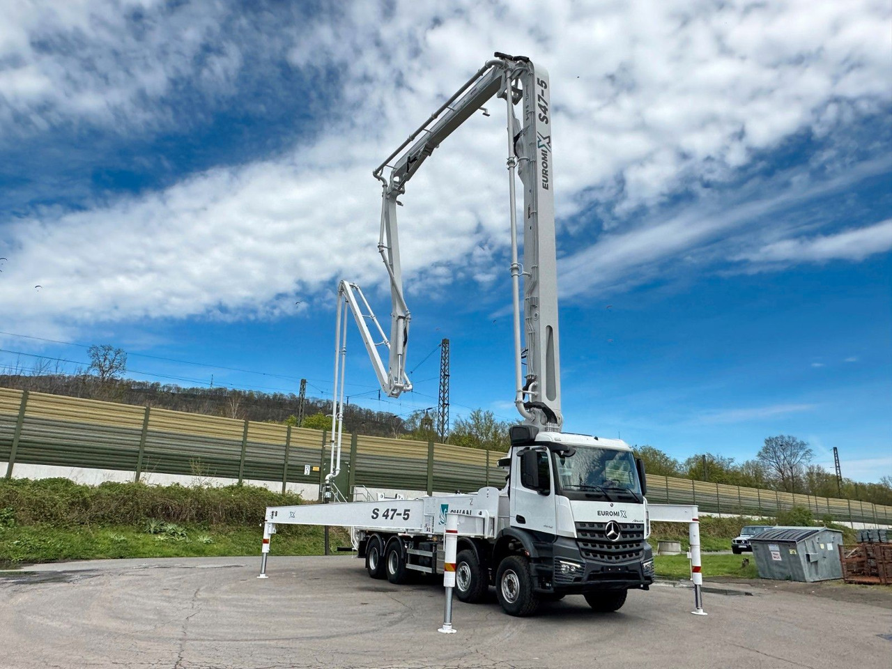 Mercedes-Benz Arocs 5 4542 8x4 SWAN TSP 47-5 160RZ ( 47m ) - Bomba de hormigón: foto 4 Mercedes-Benz Arocs 5 4542 8x4 SWAN TSP 47-5 160RZ ( 47m ) - Bomba de hormigón: foto 4