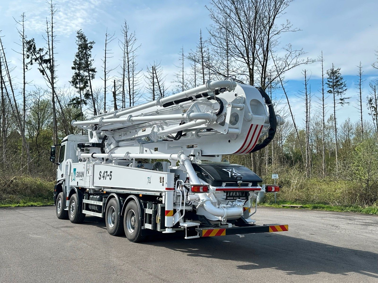 Mercedes-Benz Arocs 5 4542 8x4 SWAN TSP 47-5 160RZ ( 47m ) - Camión hormigonera: foto 4 Mercedes-Benz Arocs 5 4542 8x4 SWAN TSP 47-5 160RZ ( 47m ) - Camión hormigonera: foto 4