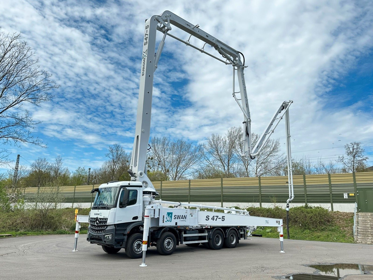 Mercedes-Benz Arocs 5 4542 8x4 SWAN TSP 47-5 160RZ ( 47m ) - Bomba de hormigón: foto 2 Mercedes-Benz Arocs 5 4542 8x4 SWAN TSP 47-5 160RZ ( 47m ) - Bomba de hormigón: foto 2