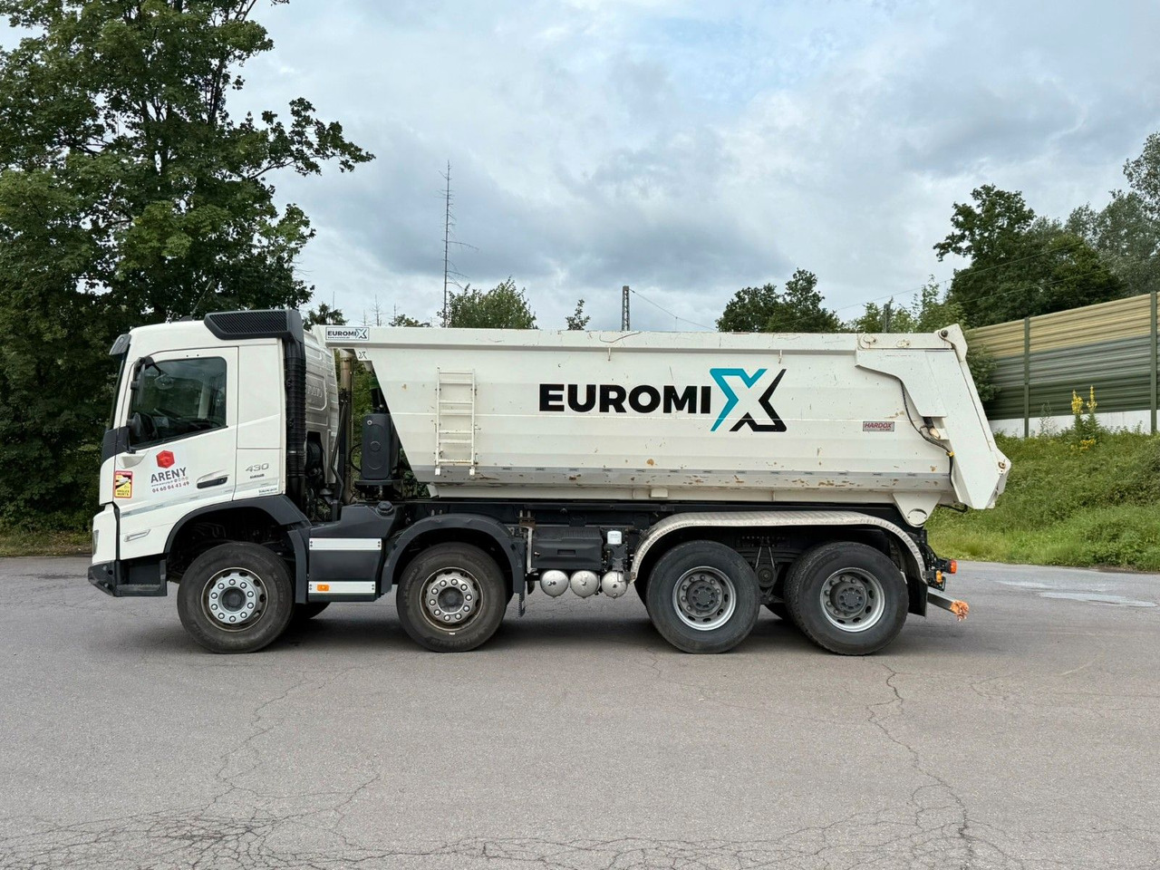 Volvo FMX 430 8X4 EuromixMTP 16m³ Hydraulische Klappe - Camión volquete: foto 3 Volvo FMX 430 8X4 EuromixMTP 16m³ Hydraulische Klappe - Camión volquete: foto 3