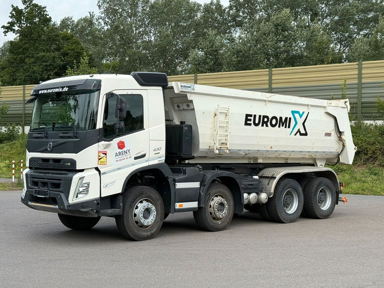 Volvo FMX 430 8X4 EuromixMTP 16m³ Hydraulische Klappe - Camión volquete: foto 1 Volvo FMX 430 8X4 EuromixMTP 16m³ Hydraulische Klappe - Camión volquete: foto 1