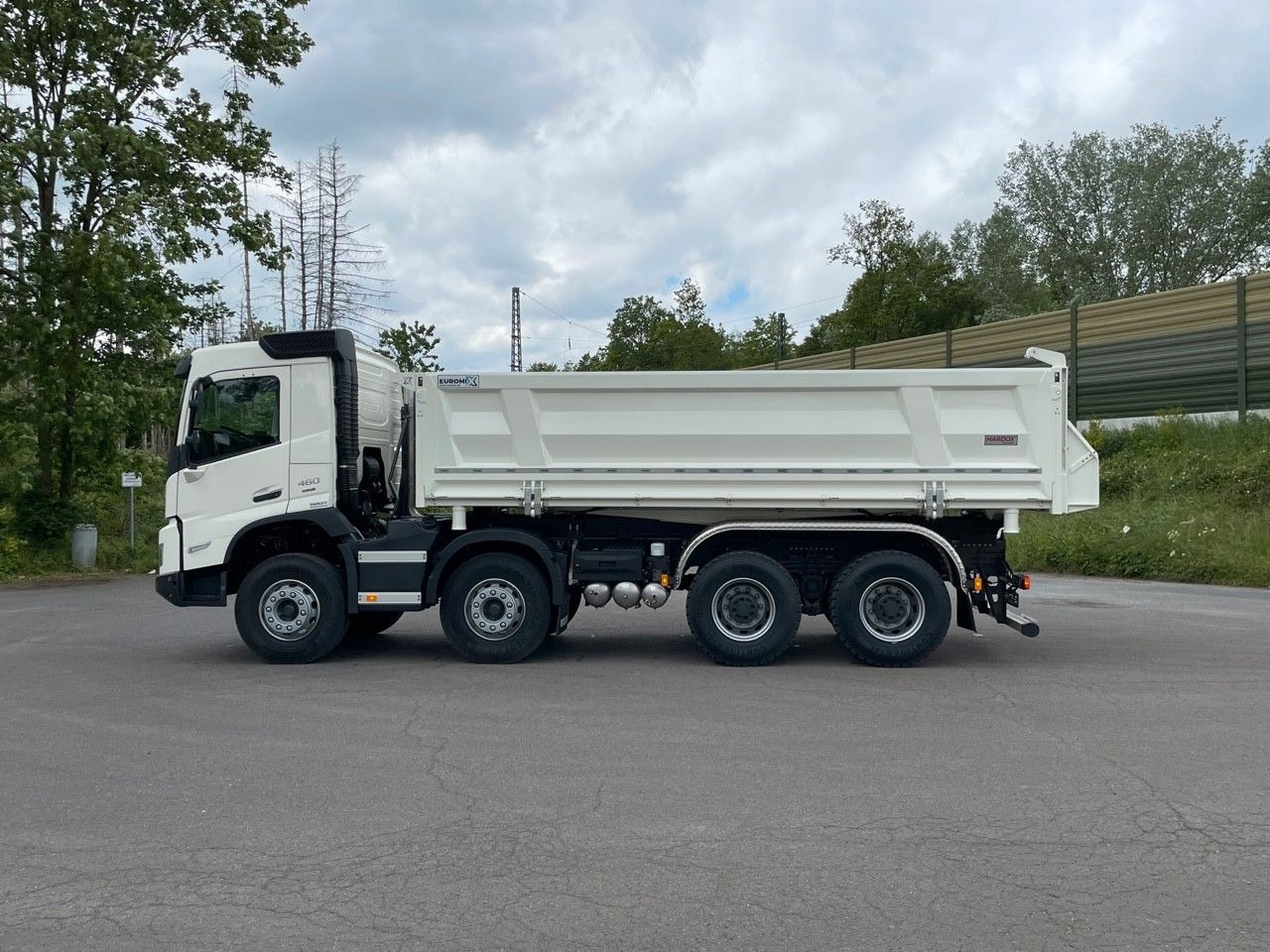 Volvo FMX 460 8x4 / EuromixMTP 3-Seiten-Kipper Volvo FMX 460 8x4 / EuromixMTP 3-Seiten-Kipper - Camión volquete: foto 3 Volvo FMX 460 8x4 / EuromixMTP 3-Seiten-Kipper Volvo FMX 460 8x4 / EuromixMTP 3-Seiten-Kipper - Camión volquete: foto 3
