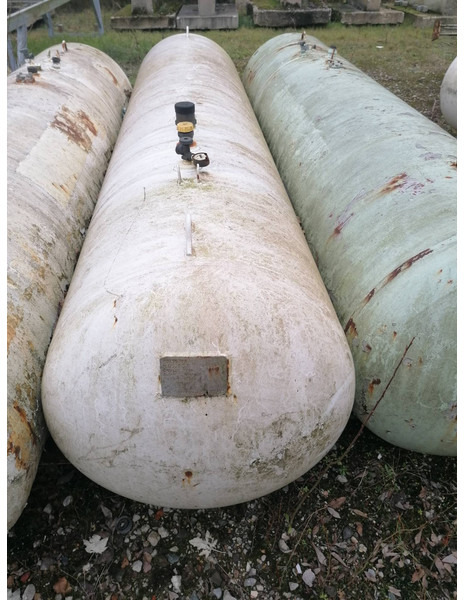 De Visser gastank Used Propane/Butane LPG tanks 1600 L (0,8 ton) Used ID 1.200 - Depósito de combustible: foto 2 De Visser gastank Used Propane/Butane LPG tanks 1600 L (0,8 ton) Used ID 1.200 - Depósito de combustible: foto 2
