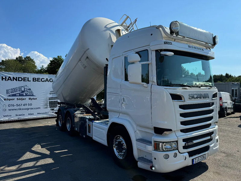 Scania R580 V8 6x2, Retarder, Compressor, Silo / Bulk, 2015 - Camión cisterna: foto 1 Scania R580 V8 6x2, Retarder, Compressor, Silo / Bulk, 2015 - Camión cisterna: foto 1