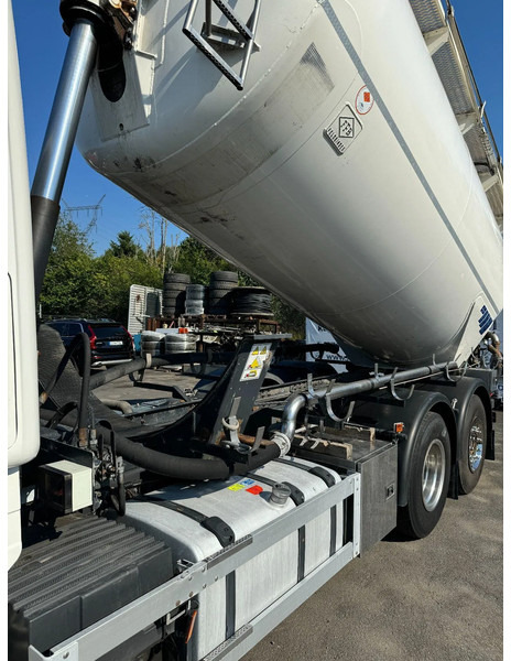 Scania R580 V8 6x2, Retarder, Compressor, Silo / Bulk, 2015 - Camión cisterna: foto 4 Scania R580 V8 6x2, Retarder, Compressor, Silo / Bulk, 2015 - Camión cisterna: foto 4