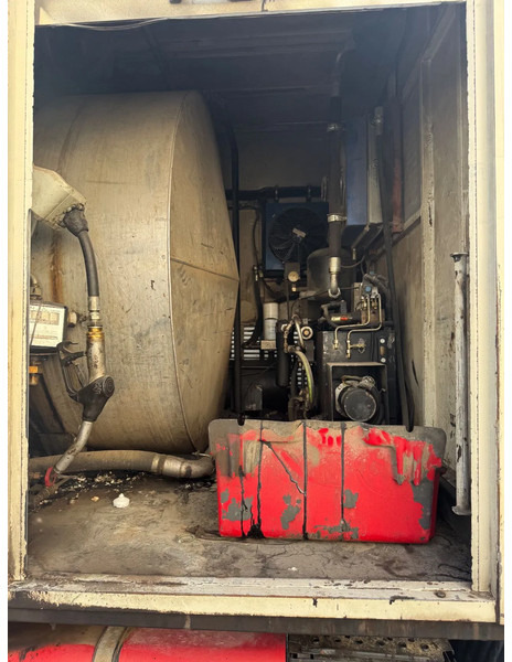 Scania P94-300 **BURTEC BITUM SPRAYER-BELGIAN TRUCK** - Camión: foto 5 Scania P94-300 **BURTEC BITUM SPRAYER-BELGIAN TRUCK** - Camión: foto 5