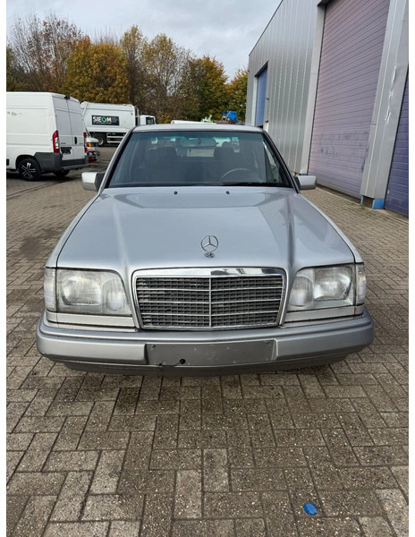 Mercedes-Benz 200-serie **W124-BELGIAN CAR** - Sedan: foto 2 Mercedes-Benz 200-serie **W124-BELGIAN CAR** - Sedan: foto 2