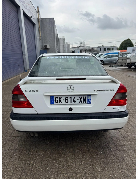 Mercedes-Benz C-Klasse **C250DIESEL** - Sedan: foto 5 Mercedes-Benz C-Klasse **C250DIESEL** - Sedan: foto 5
