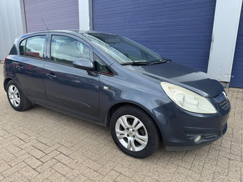 Opel Corsa **EURO4-AIRCO** - Sedan: foto 3 Opel Corsa **EURO4-AIRCO** - Sedan: foto 3