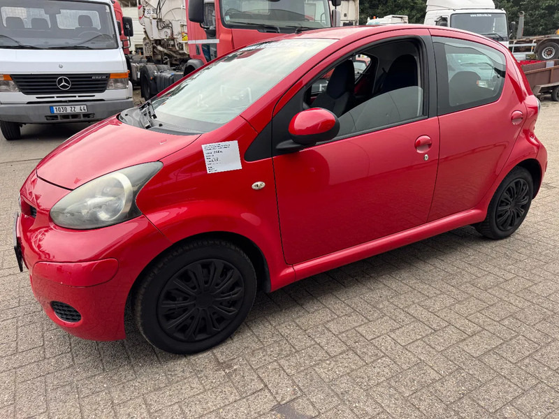 Toyota Aygo **5DOORS-BELGIAN CAR** - Hatchback: foto 1 Toyota Aygo **5DOORS-BELGIAN CAR** - Hatchback: foto 1