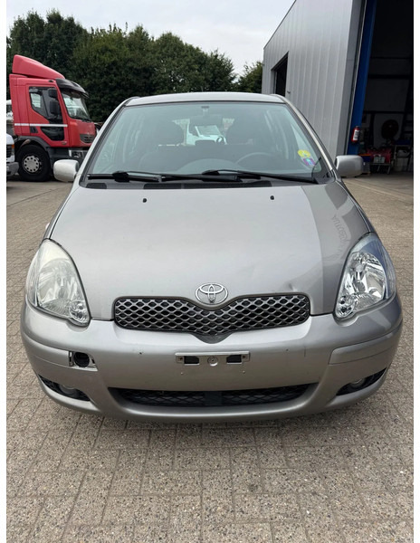 Toyota Yaris **5DOORS-PETROL-BELGIAN CAR-AIRCO** - Hatchback: foto 2 Toyota Yaris **5DOORS-PETROL-BELGIAN CAR-AIRCO** - Hatchback: foto 2
