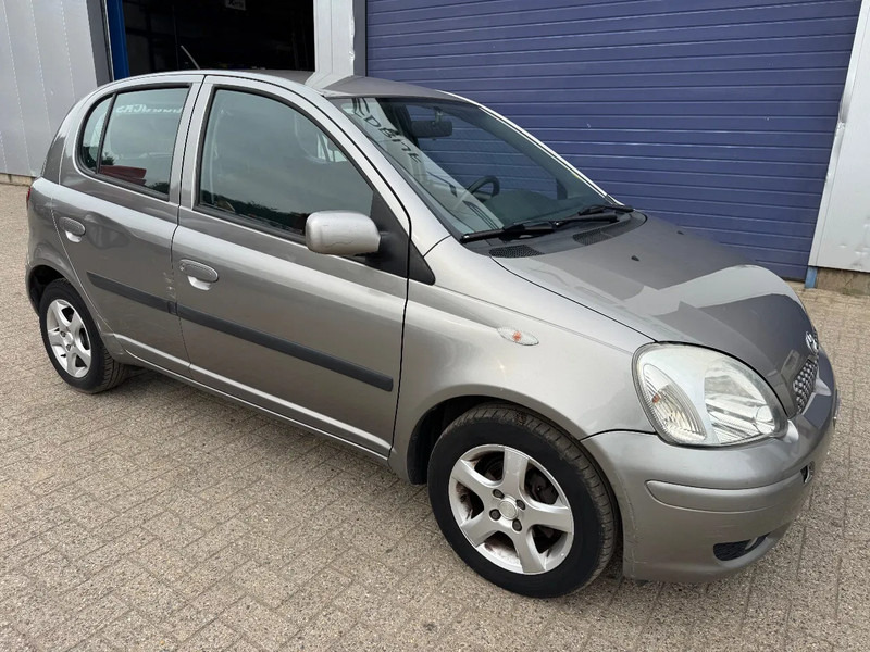 Toyota Yaris **5DOORS-PETROL-BELGIAN CAR-AIRCO** - Hatchback: foto 3 Toyota Yaris **5DOORS-PETROL-BELGIAN CAR-AIRCO** - Hatchback: foto 3
